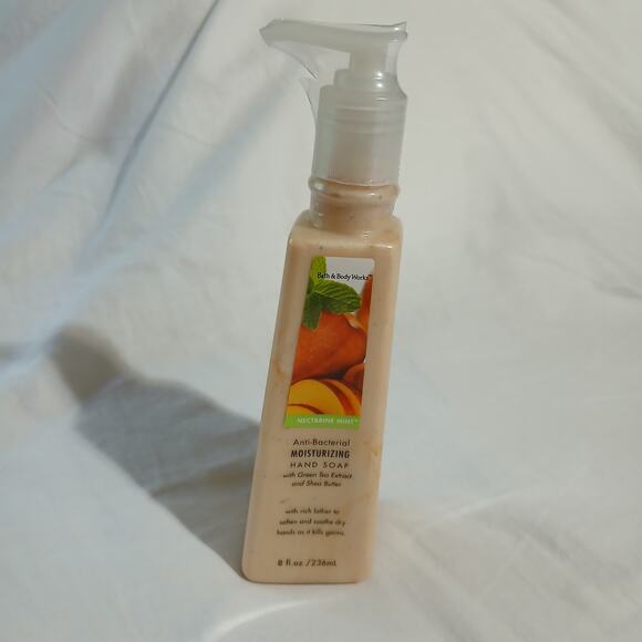 Bath & Body Works Nectarine Mint anti-bact Moisturizing hand soap DISCONTINUED - Picture 5 of 10